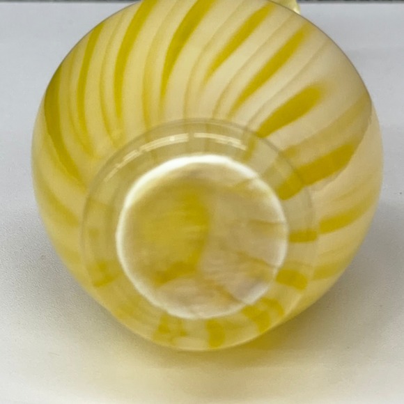 Vintage Yellow White Swirl Glass Bud Vase Ruffled Scalloped Rim Hand Blown 10" - Picture 8 of 11